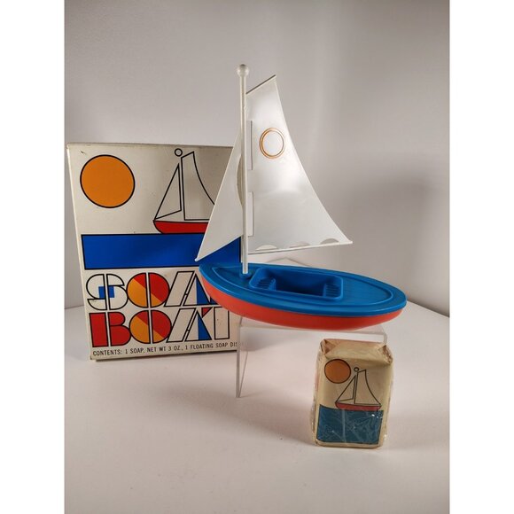 Vintage Avon Soap Boat Floating Soap Dish NEW NOS - Picture 1 of 5